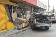 Choque de crucero deja 2 lesionados en Monterrey Choque de crucero deja 2 lesionados en Monterrey