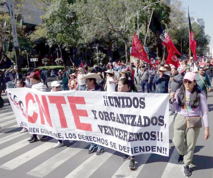 Analizan maestros de la CNTE tomar la SEP, el INE y la SHC Analizan maestros de la CNTE tomar la SEP, el INE y la SHC