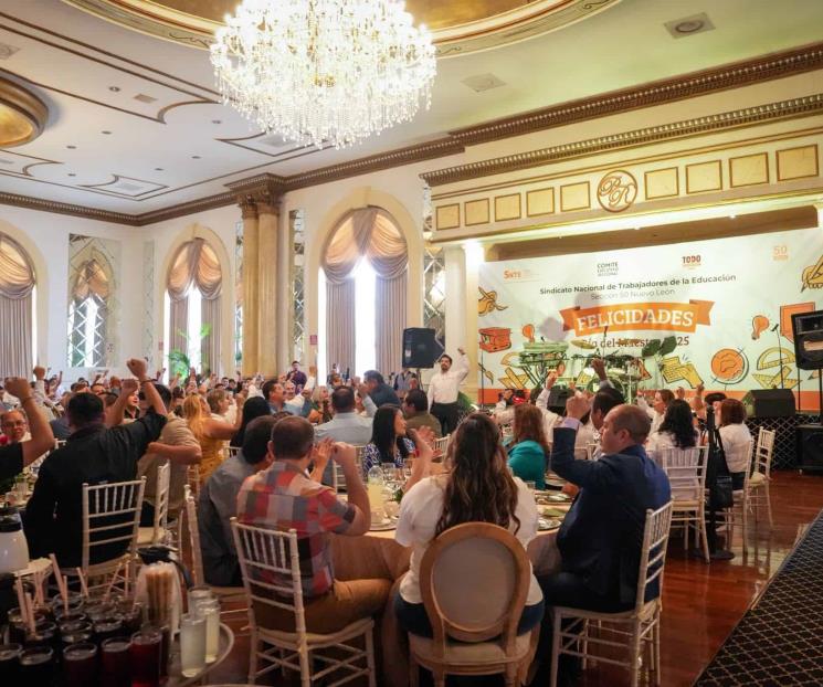 Festeja la Sección 50 el Día del Maestro Festeja la Sección 50 el Día del Maestro