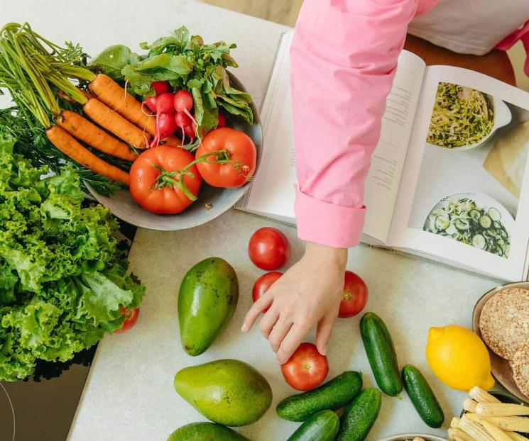 La UNAM revela posible dieta contra malestares de la menopausia