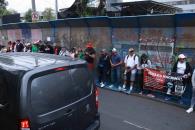 INE mantiene vallas para resguardar instalaciones INE mantiene vallas para resguardar instalaciones