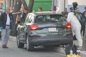 Investigan a agentes por alterar evidencia en doble asesinato