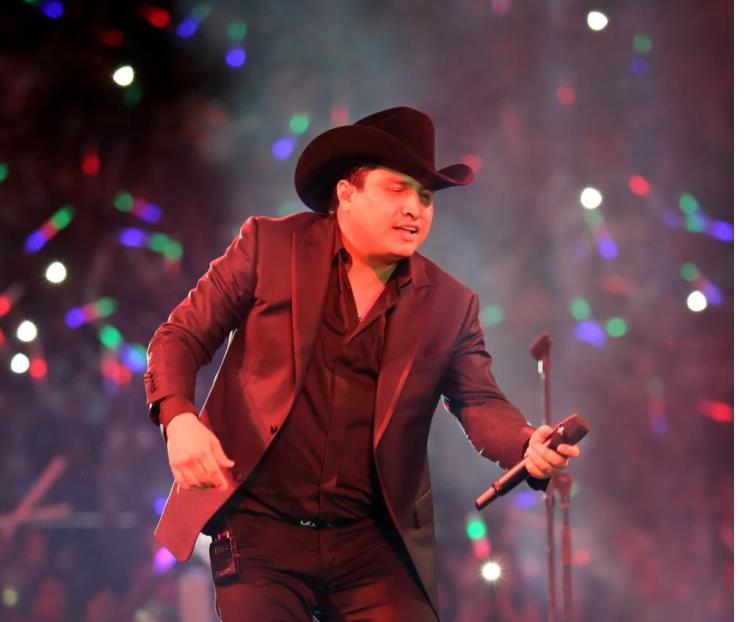 La lista de artistas mexicanos con problemas migratorios crece La lista de artistas mexicanos con problemas migratorios crece