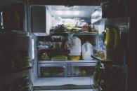 Cómo silenciar un refrigerador ruidoso y hacer que gaste menos luz Cómo silenciar un refrigerador ruidoso y hacer que gaste menos luz