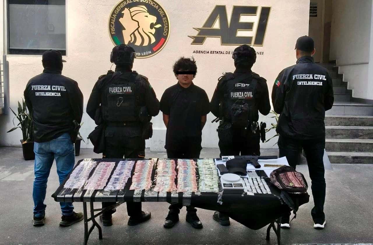 En dos acciones realizadas por el Grupo de Coordinación Metropolitana, lograron capturar a tres mujeres y dos hombres integrantes de una célula delictiva, en Santiago.