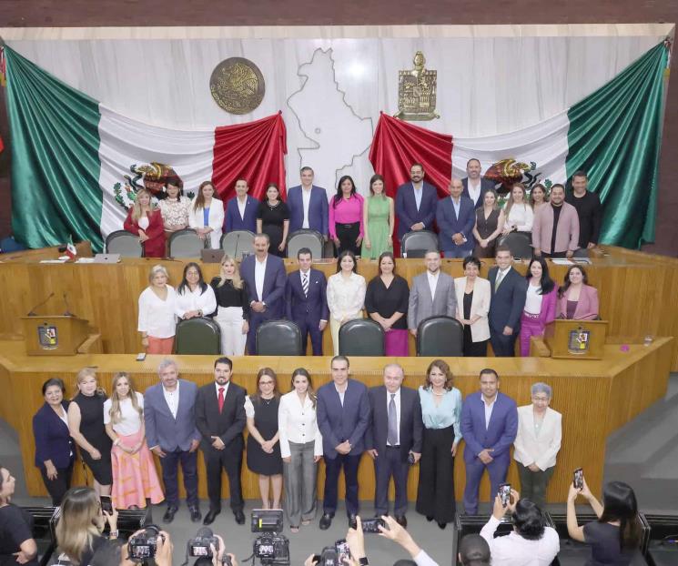 Clausuran primer periodo de sesiones con 2 mil expedientes rezagados Clausuran primer periodo de sesiones con 2 mil expedientes rezagados