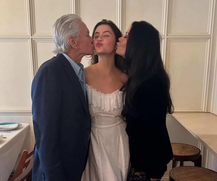 Michael Douglas y Catherine Zeta-Jones celebran graduación de hija Michael Douglas y Catherine Zeta-Jones celebran graduación de hija