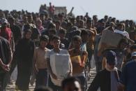 Acuden miles de palestinos a centro de ayuda en Gaza Acuden miles de palestinos a centro de ayuda en Gaza