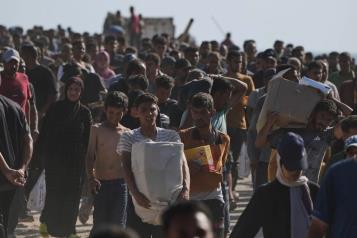 Acuden miles de palestinos a centro de ayuda en Gaza