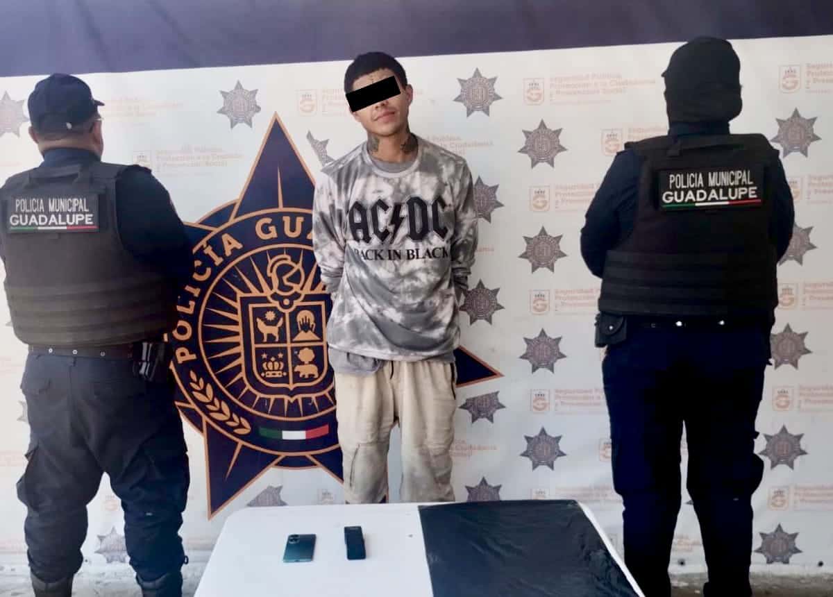 Luego de cometer dos asaltos en un mismo día, además de contar con orden de aprehensión por robo con violencia y contar con una larga carrera delictiva, un hombre fue detenido el lunes por elementos de la Policía de Guadalupe.