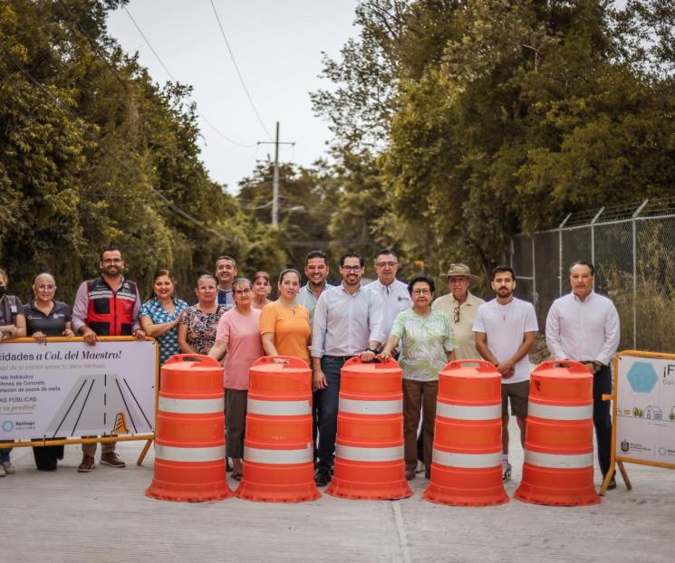 Entrega David de la Peña otra obra del Plan Anual de Santiago
