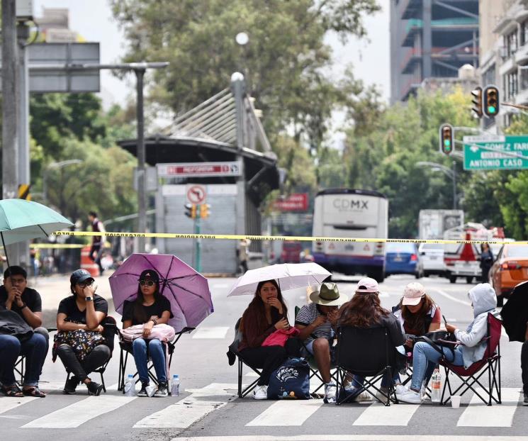CNTE bloquea Paseo de la Reforma; suma 14 días de protestas CNTE bloquea Paseo de la Reforma; suma 14 días de protestas