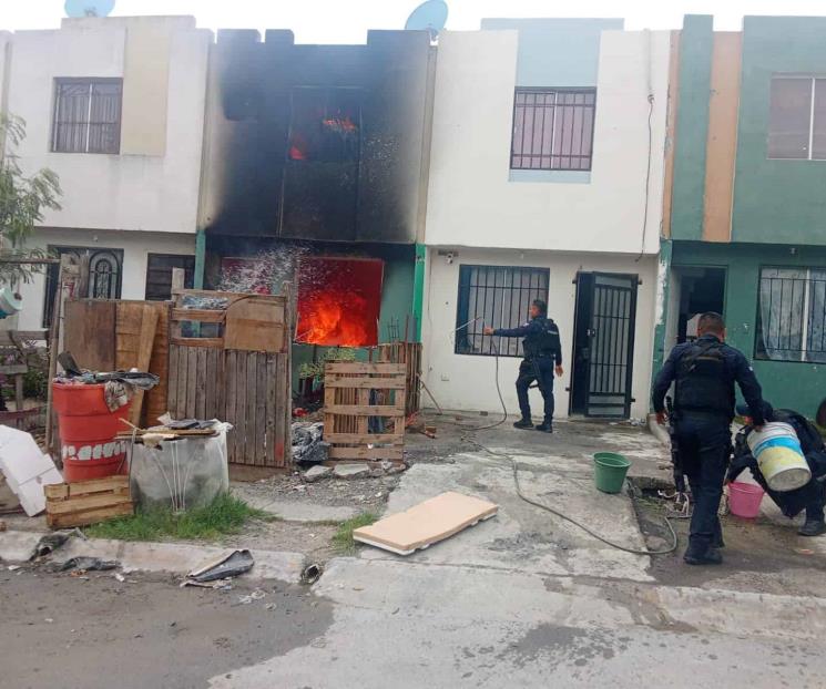 Arde vivienda en Pesquería Arde vivienda en Pesquería