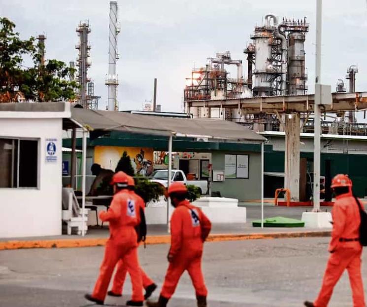 Exportaciones de crudo bajan 24%; se pierde 376 mdd en abril Exportaciones de crudo bajan 24%; se pierde 376 mdd en abril