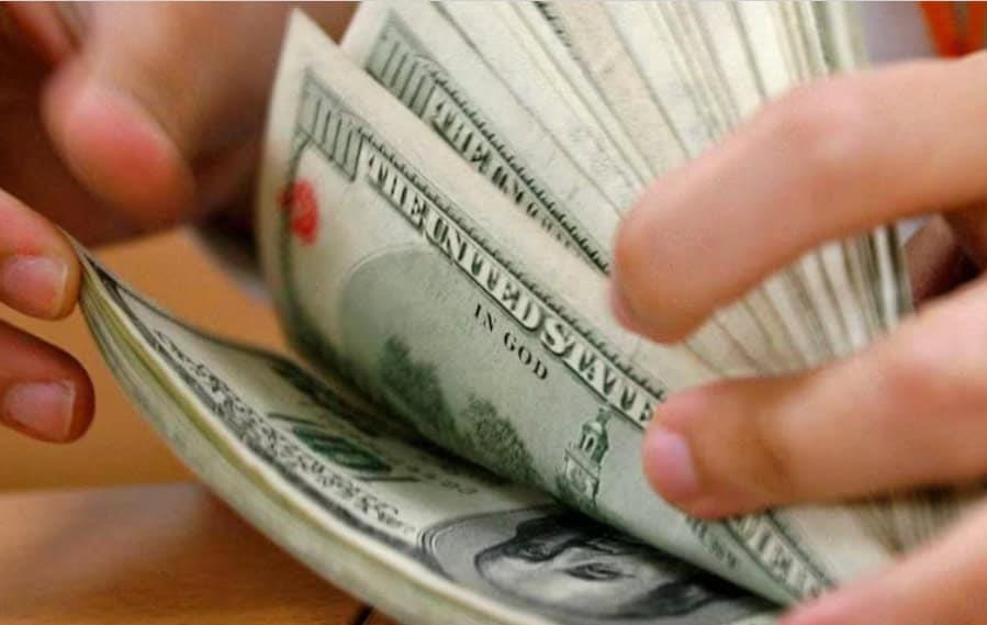 Dólar abre en 19.27 pesos al mayoreo