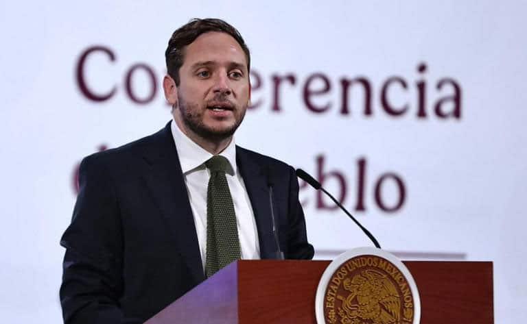 Anuncia Clark decreto para que medicamentos sean hechos en México
