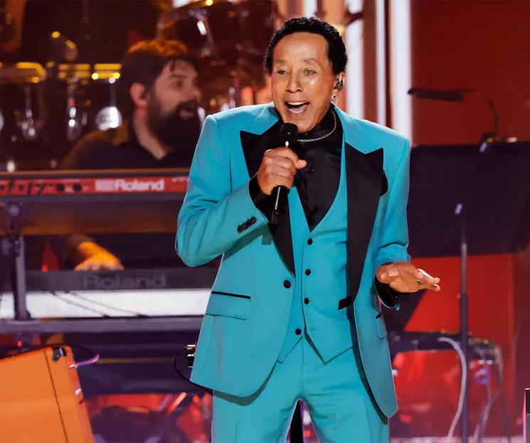 Demanda Smokey Robinson por difamación a exempleadas que lo acusaron Demanda Smokey Robinson por difamación a exempleadas que lo acusaron