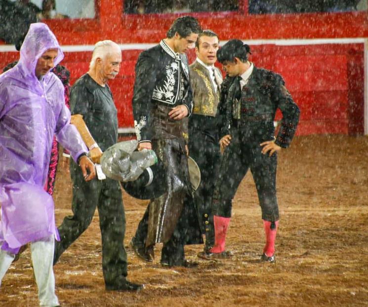 Suspenden corrida de toros por lluvia Suspenden corrida de toros por lluvia