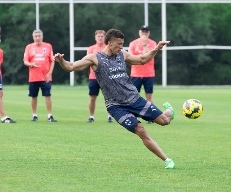 Empieza Torrent a definir parado táctico de Rayados Empieza Torrent a definir parado táctico de Rayados