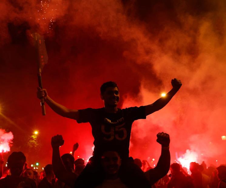 Disturbios en París en festejos por título del PSG Disturbios en París en festejos por título del PSG