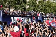 Festeja el PSG con 110 mil personas su título de Champions Festeja el PSG con 110 mil personas su título de Champions