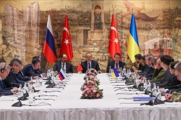 Intercambiarán Rusia y Ucrania todos sus prisioneros jóvenes