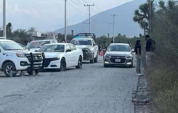 El hallazgo de una cabeza humana dentro de una bolsa de plástico y el cuerpo a un lado, movilizó a agentes ministeriales, en El Carmen.