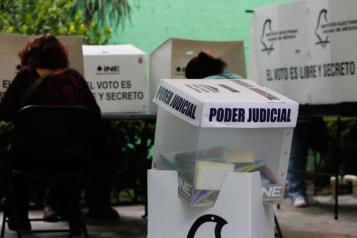 Niegan existencia de acordeones: Observadores internacionales