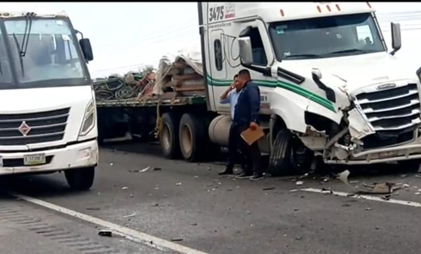 Deja choque múltiple seis heridos en Escobedo Deja choque múltiple seis heridos en Escobedo
