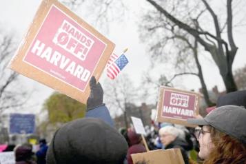 Intensifica Trump la ofensiva contra Harvard 