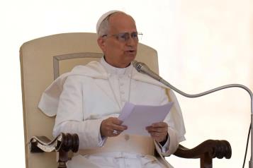 Pide León XIV a Putin a hacer un "gesto" por la paz