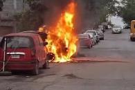 Se incendian auto y moto Se incendian auto y moto