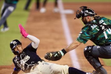 Saraperos se lleva en clásico del Norte