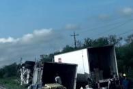 Vuelca tráiler en Montemorelos Vuelca tráiler en Montemorelos