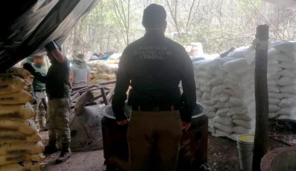 Aseguran área para fabricar drogas sintéticas en Michoacán Aseguran área para fabricar drogas sintéticas en Michoacán