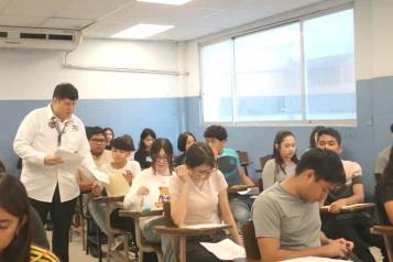 Presentan examen de admisión a preparatorias