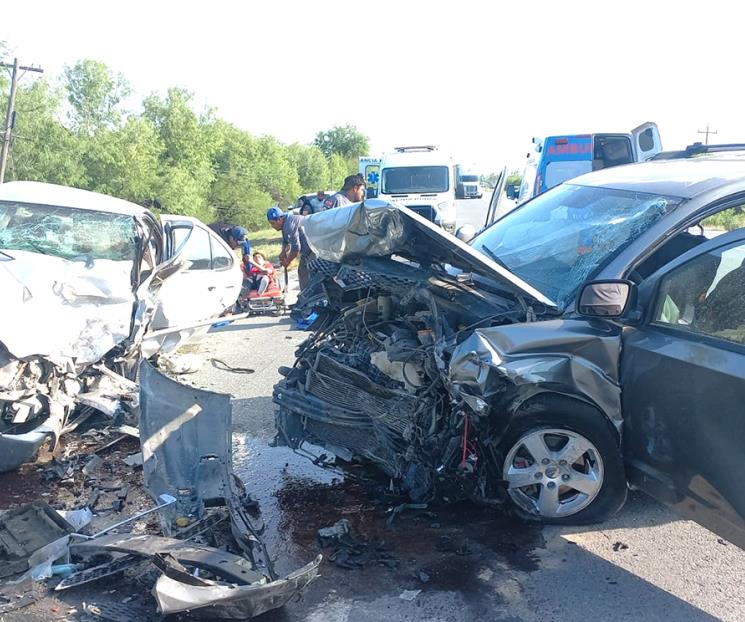 Mueren madre e hija tras choque en General Bravo Mueren madre e hija tras choque en General Bravo