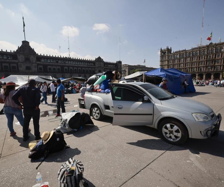 Anuncia CNTE "receso" tras levantar plantón en el Zócalo