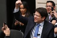 Supera Uribe su primera cirugía tras el atentado