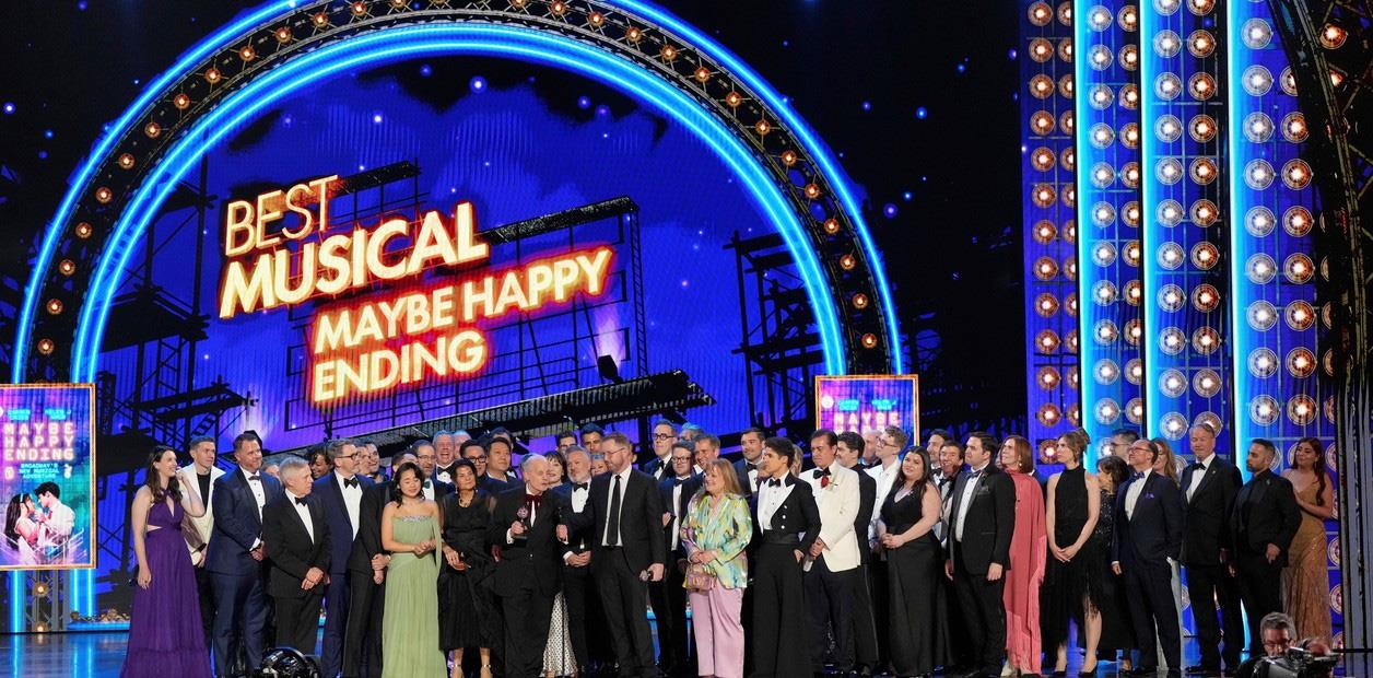Triunfa Maybe Happy Ending en la 78° entrega de los Tony Triunfa Maybe Happy Ending en la 78° entrega de los Tony