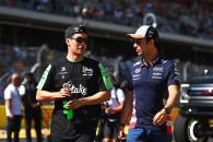 Autos de Checo y Max en iguales