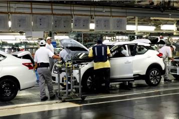 Cae producción de vehículos 2% en mayo