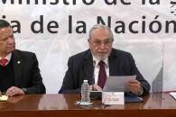 Abuchean a Bernardo Bátiz en evento de la Judicatura