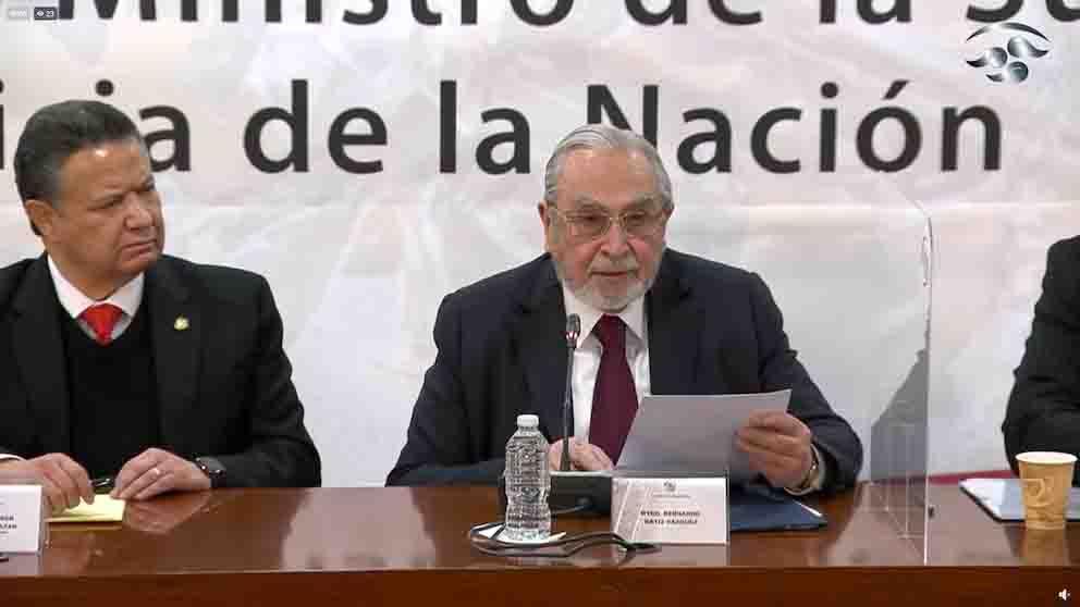 Abuchean a Bernardo Bátiz en evento de la Judicatura Abuchean a Bernardo Bátiz en evento de la Judicatura