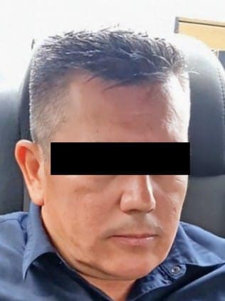 El Director de la Policía de Linares y el coordinador de la misma corporación, fueron detenidos ayer por elementos de la Agencia Estatal de Investigaciones, quienes le ejecutaron una orden de aprehensión por desaparición forzada de personas, en tanto Seguridad Pública quedó bajo control de Fuerza Civil.