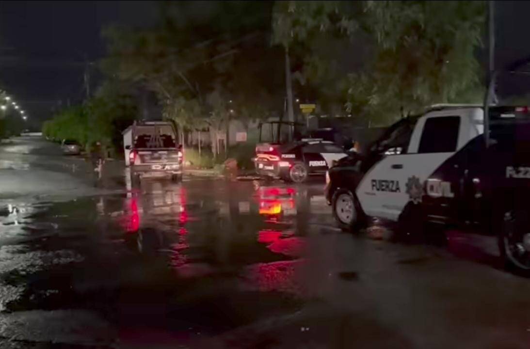 Un enfrentamiento entre hombres armados y elementos de la Policía de Juárez dejó a una persona abatida y un efectivo municipal lesionado, la madrugada de ayer en el municipio de Juárez.