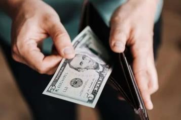 Baja el dólar los 19 pesos ante expectativas de inflación