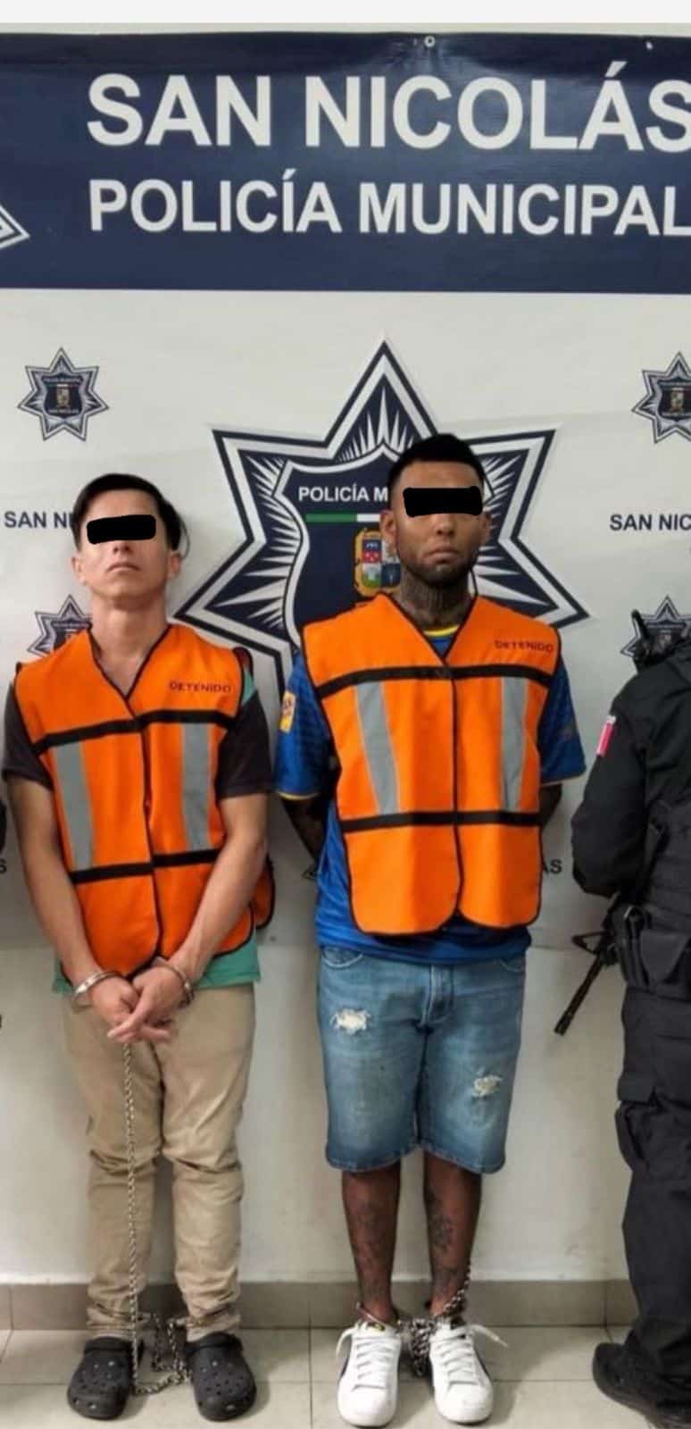 Elementos de la Policía de San Nicolás, detuvieron a tres hombres por posesión de drogas y arma de fuego,en la colonia Díaz Ordaz.