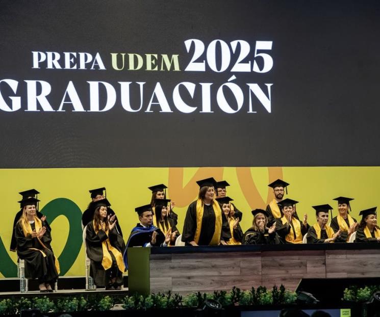 Piden a graduados de UDEM que transformen sus comunidades Piden a graduados de UDEM que transformen sus comunidades