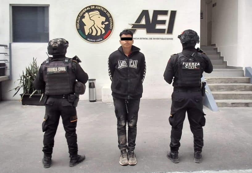 Elementos de Fuerza Civil realizaron la detención de dos jóvenes armados en el municipio de Aramberri.